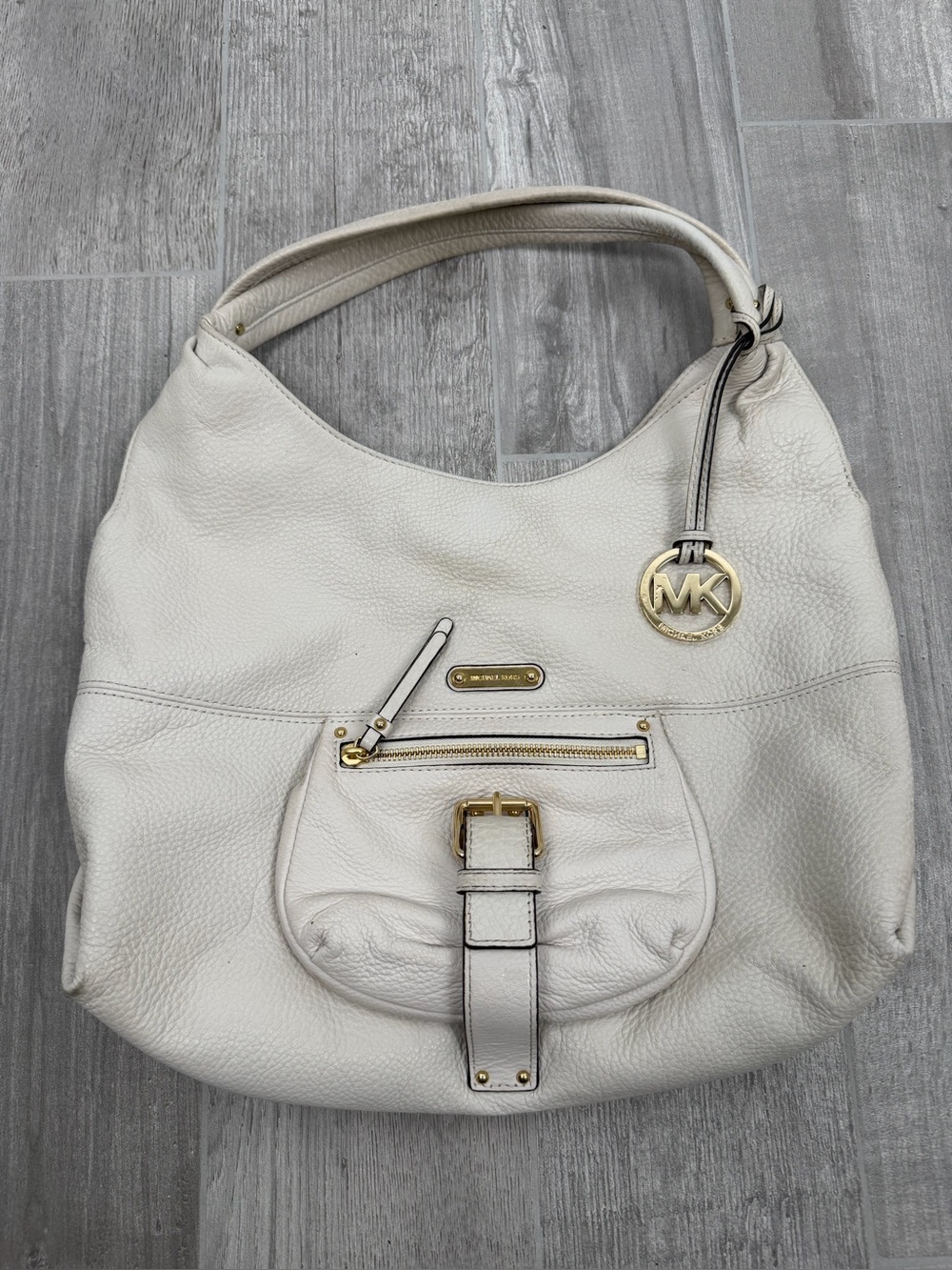 Michael Kors Austin hobo bag pebbled leather white color with gold-tone hardware
